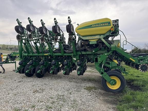 Image of John Deere 1795 Primary image