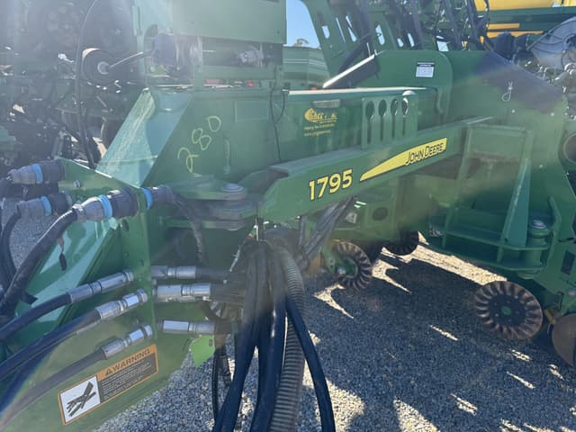 Image of John Deere 1795 equipment image 4