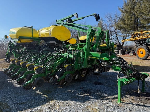 2016 John Deere 1795 Equipment Image0