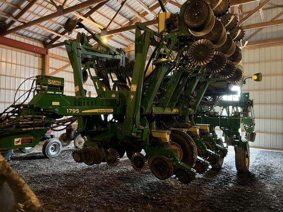Image of John Deere 1795 equipment image 4