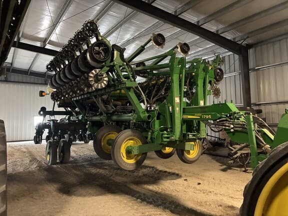Image of John Deere 1795 Primary image