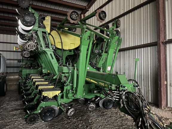 2016 John Deere 1795 Image
