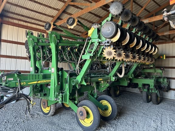 Image of John Deere 1795 Primary image
