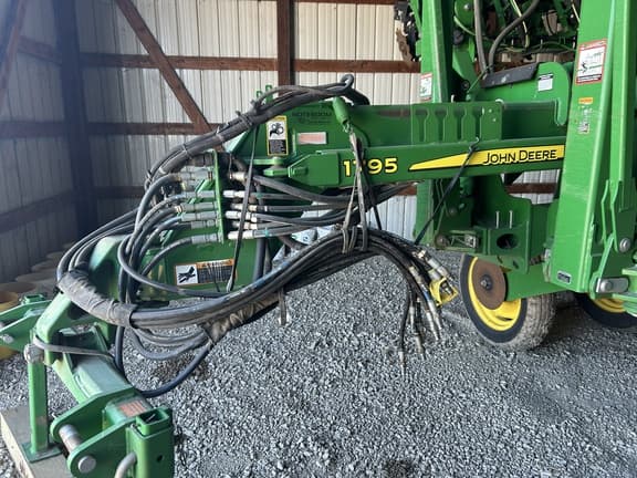 Image of John Deere 1795 equipment image 4