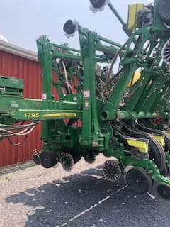 2016 John Deere 1795 Equipment Image0