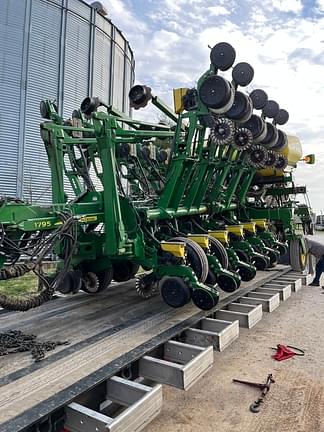 2016 John Deere 1795 Equipment Image0