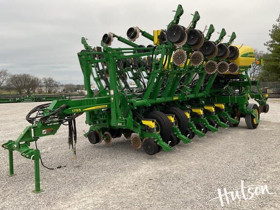 Image of John Deere 1795 equipment image 1