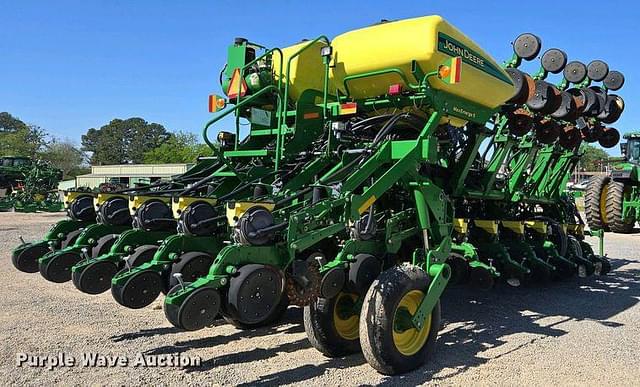 Image of John Deere 1795 equipment image 4