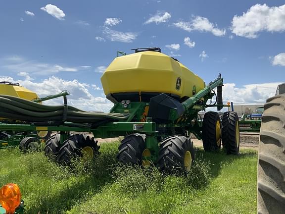 Image of John Deere 1835 equipment image 1