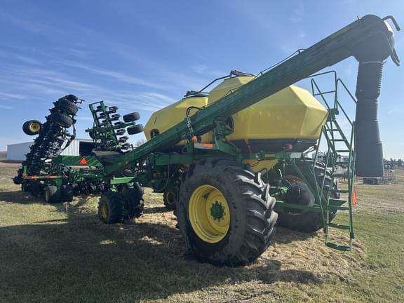 Image of John Deere 1890 equipment image 4