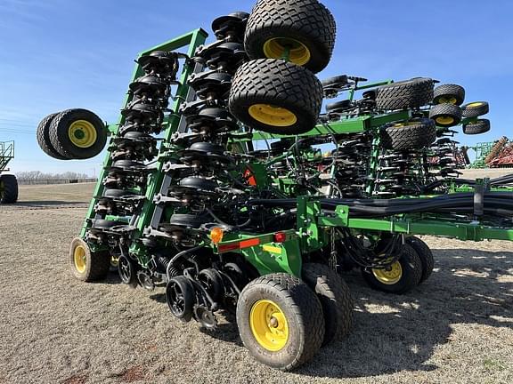 Image of John Deere 1890 equipment image 2