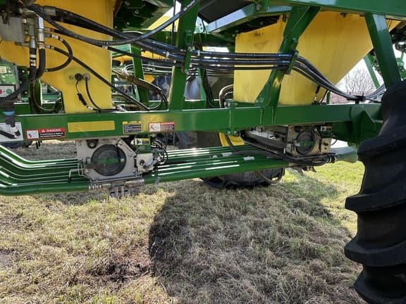 Image of John Deere 1890 equipment image 3