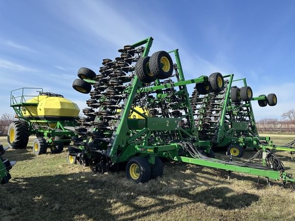 2016 John Deere 1890 Equipment Image0