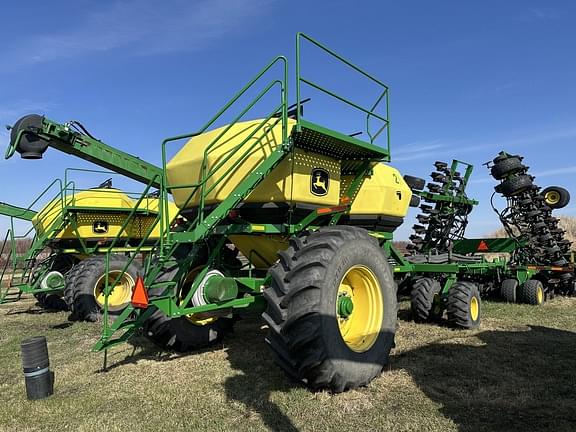 Image of John Deere 1890 equipment image 4