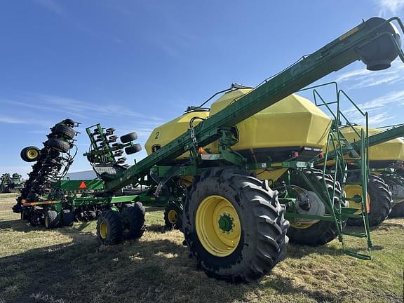 Image of John Deere 1890 equipment image 3
