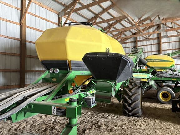 Image of John Deere 1890 equipment image 4