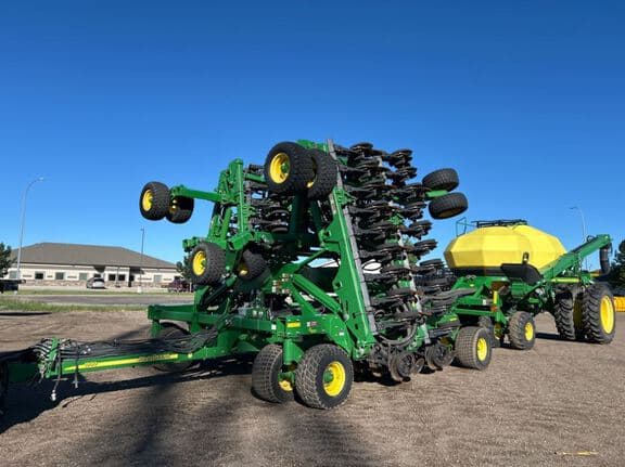 Image of John Deere 1890 equipment image 1