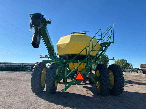 Image of John Deere 1890 equipment image 4
