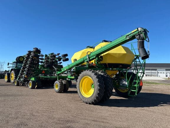 Image of John Deere 1890 equipment image 3