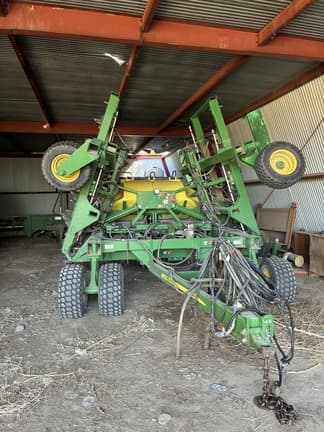 Image of John Deere 1990 Primary image