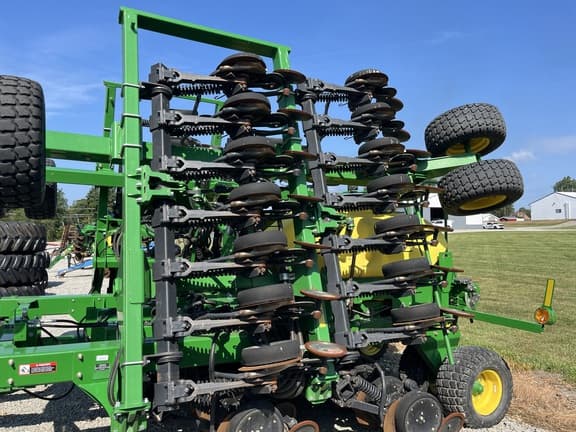 Image of John Deere 1990 equipment image 3