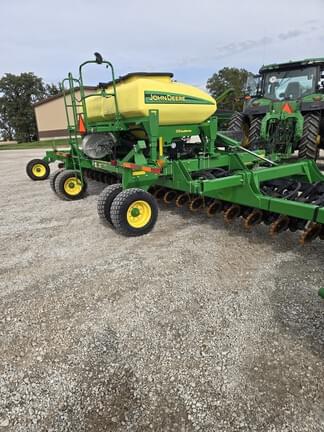 Image of John Deere 1990 equipment image 3