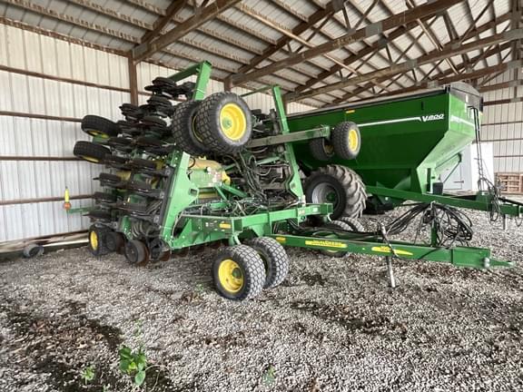 Image of John Deere 1990 Primary image