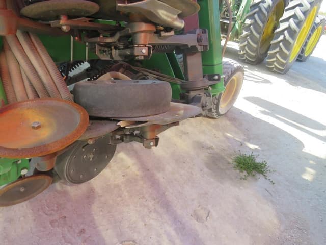 Image of John Deere 1990 equipment image 4