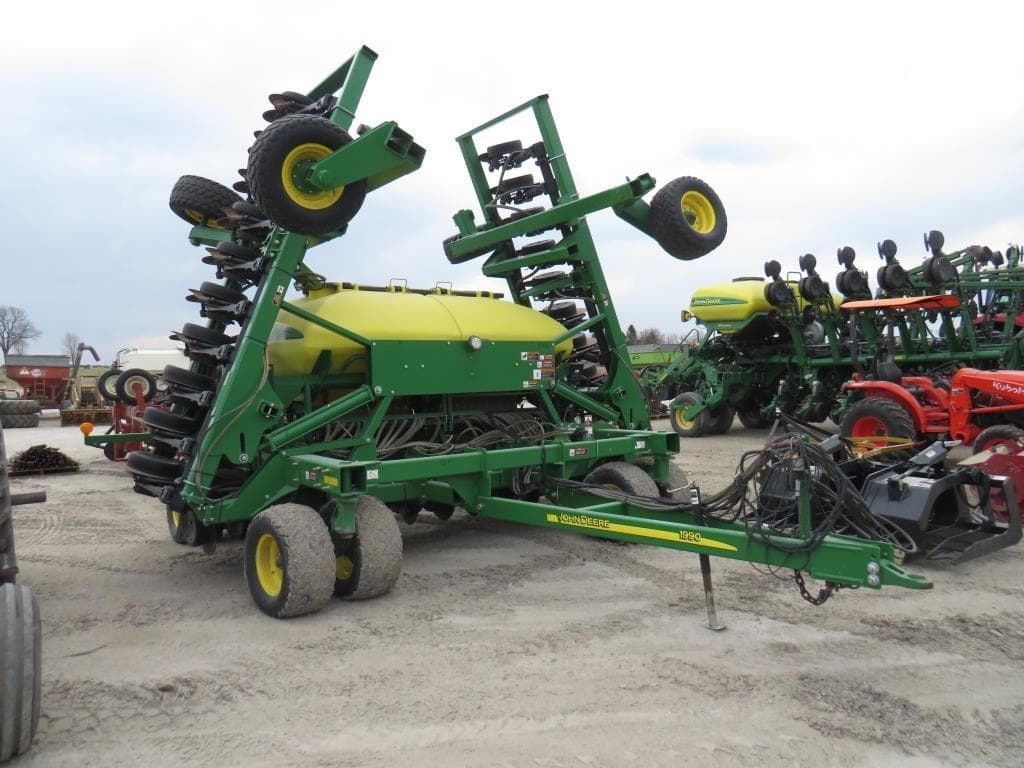 Image of John Deere 1990 Primary image