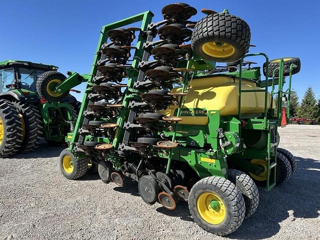 Image of John Deere 1990 equipment image 4