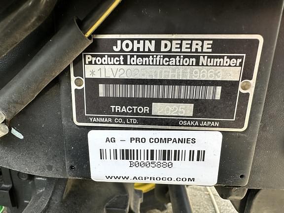 Image of John Deere 2025R equipment image 1