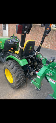 Image of John Deere 2025R equipment image 2