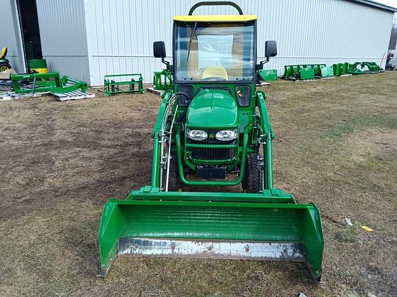 Image of John Deere 2032R equipment image 1