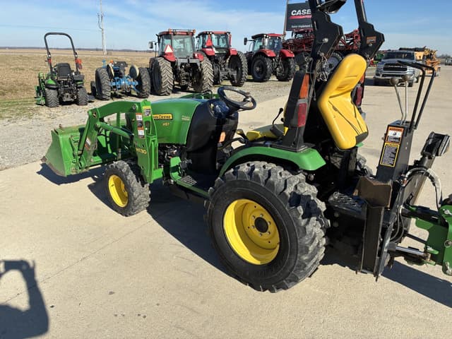 Image of John Deere 2032R equipment image 2