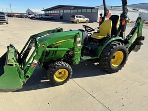 2016 John Deere 2032R Image