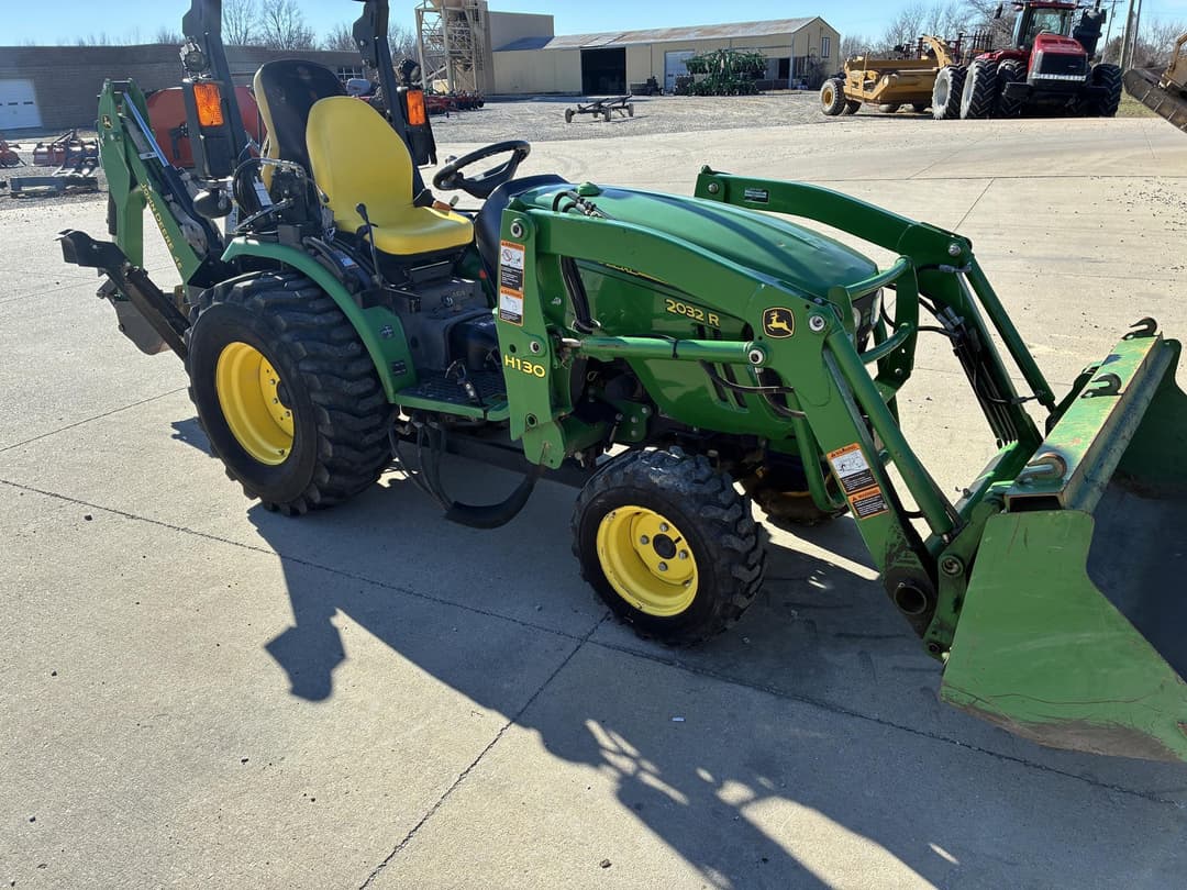 Image of John Deere 2032R Primary image