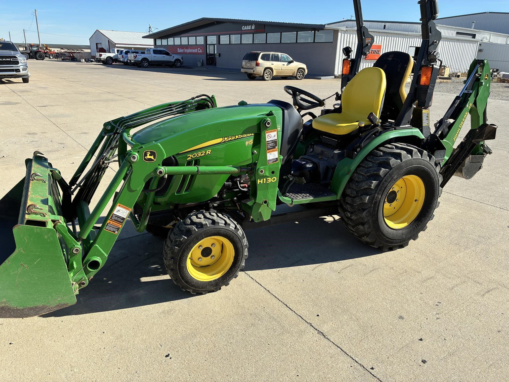 2016 John Deere 2032R Equipment Image0