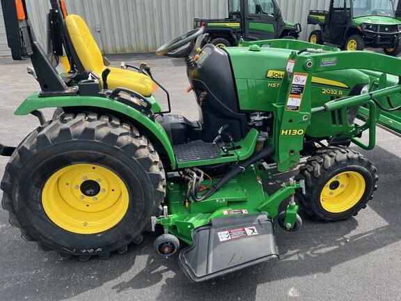 Image of John Deere 2032R equipment image 3