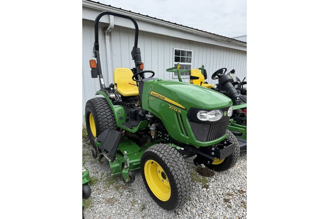 Image of John Deere 2032R Primary image
