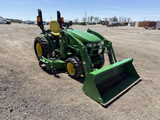 Image of John Deere 2032R equipment image 4
