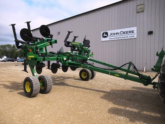 Image of John Deere 2100 equipment image 3