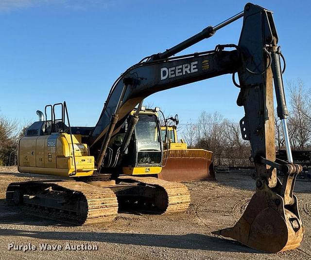 Image of John Deere 210G equipment image 2