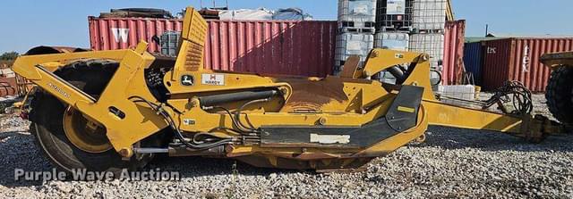 Image of John Deere 2112DC equipment image 2