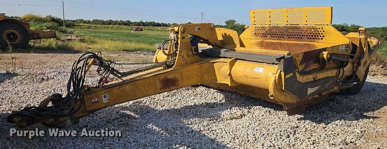 2016 John Deere 2112DC Equipment Image0