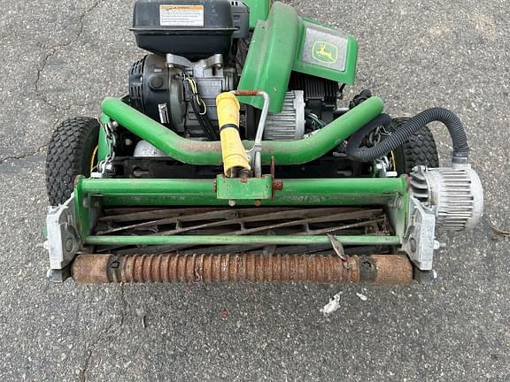 Image of John Deere 220 E-Cut equipment image 4