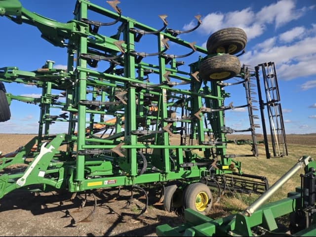 Image of John Deere 2210 equipment image 1