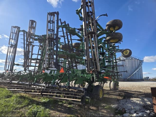 Image of John Deere 2210 equipment image 4