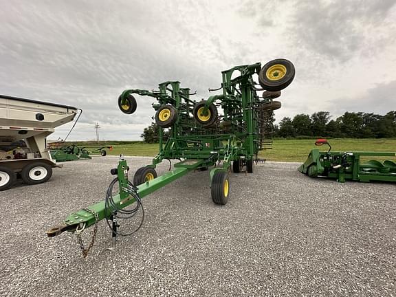 Image of John Deere 2210 equipment image 2