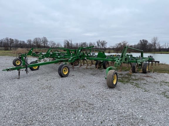 2016 John Deere 2210 Equipment Image0