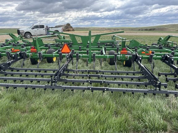 Image of John Deere 2210 equipment image 2